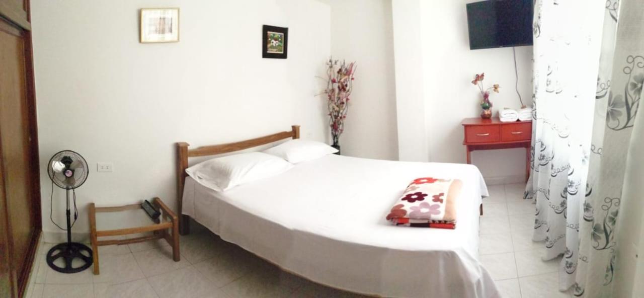 Hostal Dante San Gil Ngoại thất bức ảnh